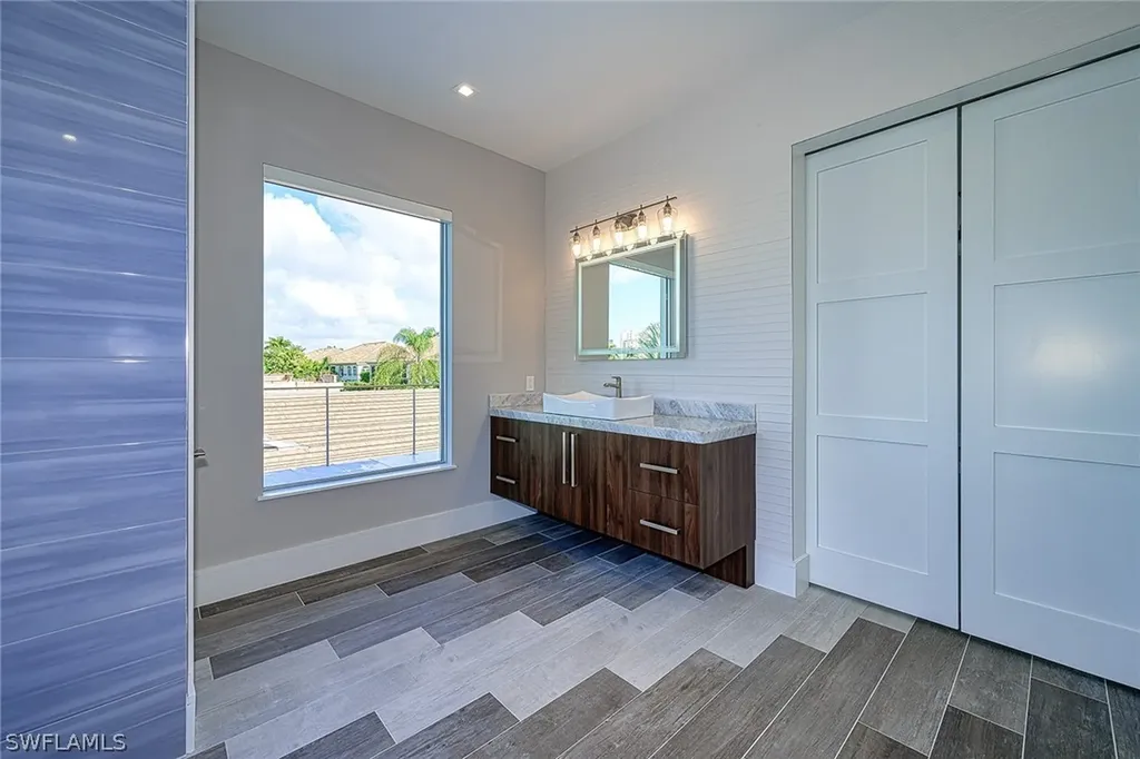 3868 Crayton Road Naples FL 34103