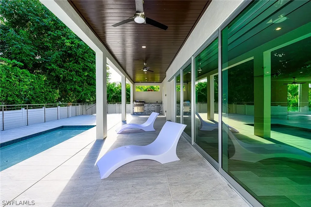 3868 Crayton Road Naples FL 34103