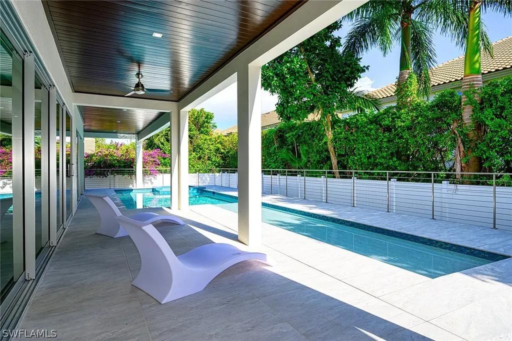 3868 Crayton Road Naples FL 34103
