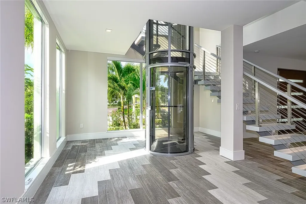 3868 Crayton Road Naples FL 34103