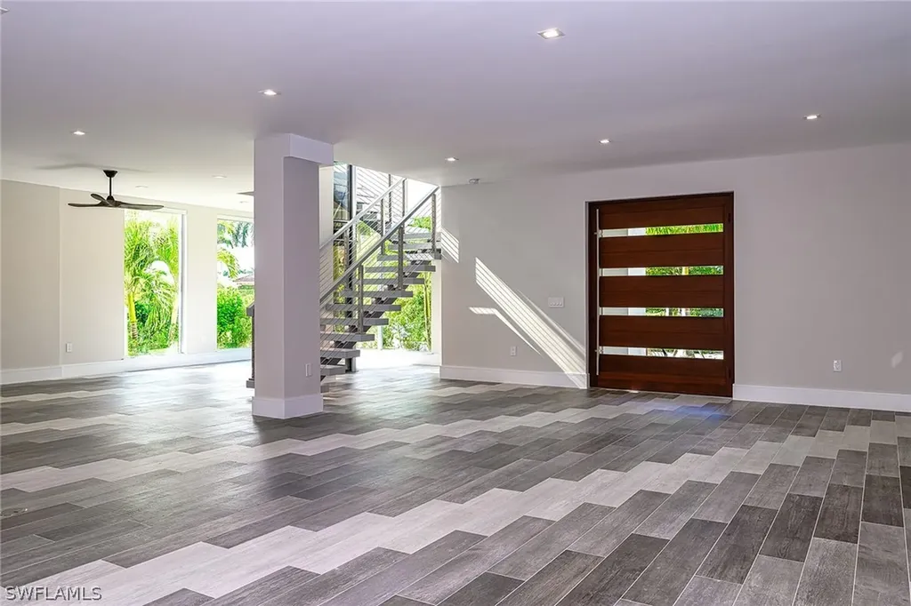 3868 Crayton Road Naples FL 34103