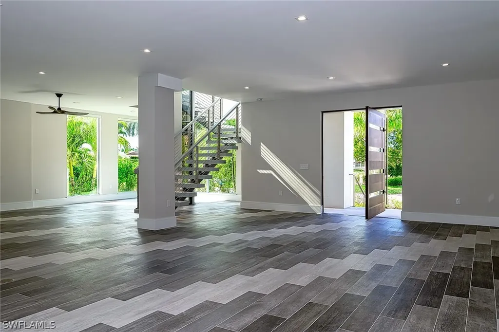 3868 Crayton Road Naples FL 34103