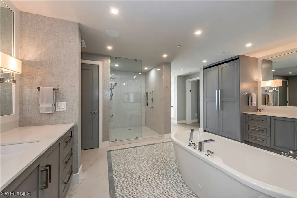 13915 Old Coast Road Naples FL 34110