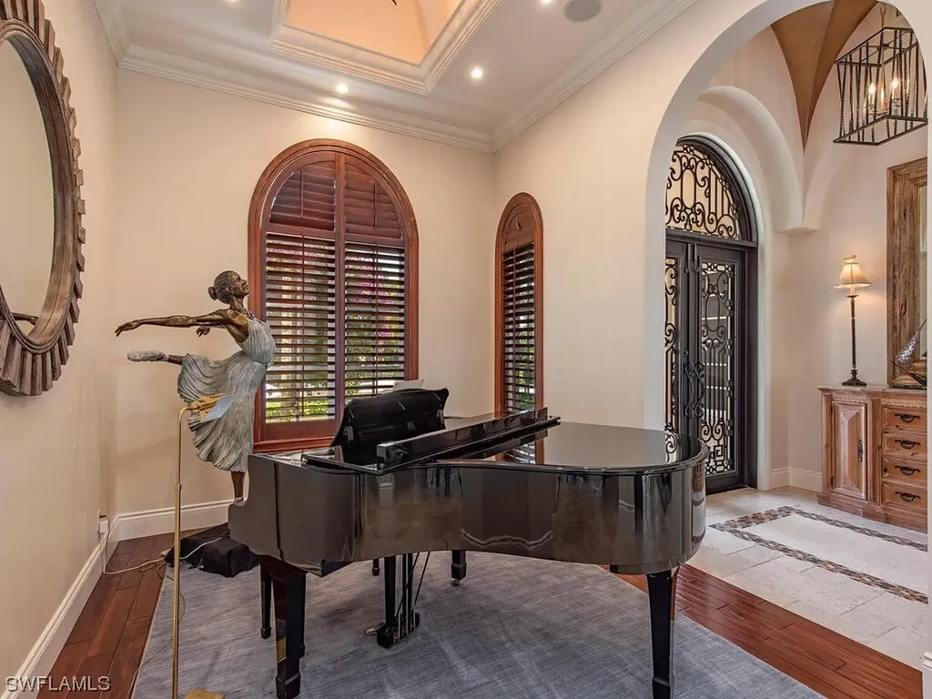 215 Caribbean Road Naples FL 34108