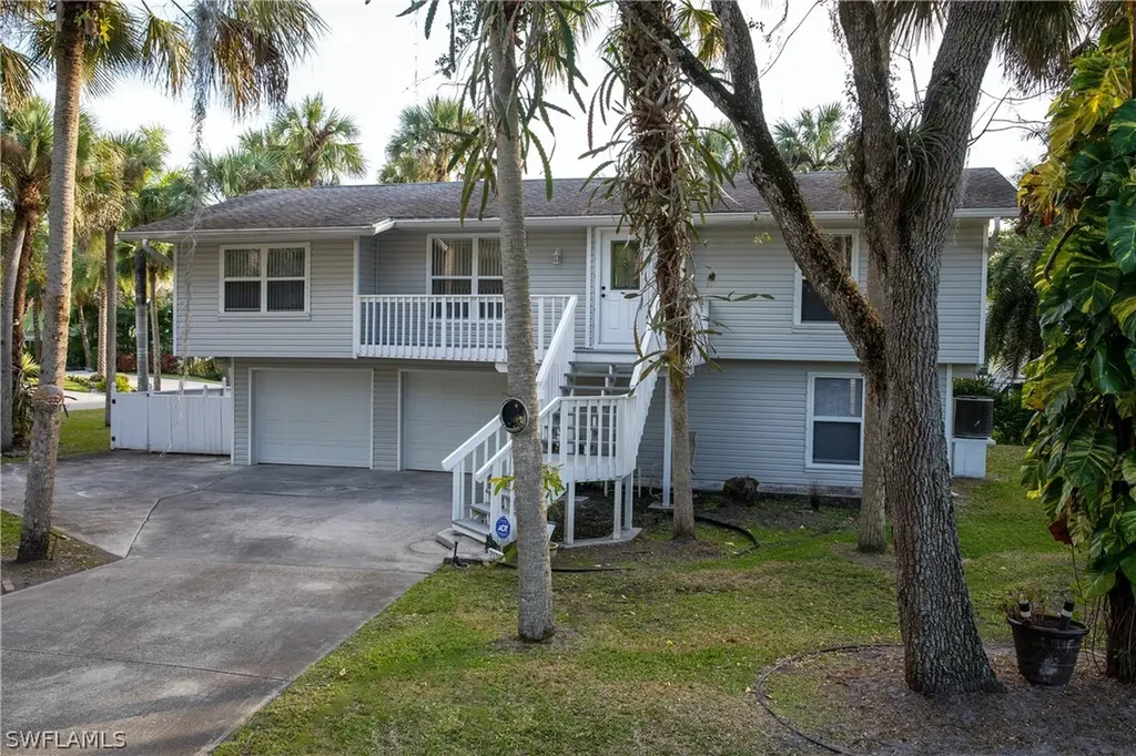 7135 Shannon Boulevard Fort Myers FL 33908