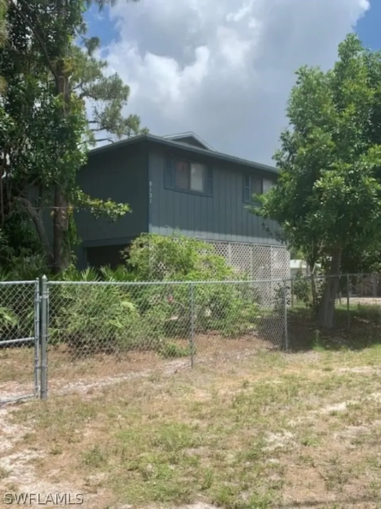 8121 Gull Lane Fort Myers FL 33967