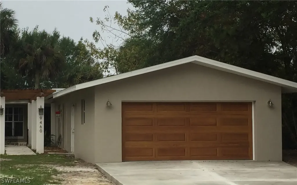 9460 Colony Drive North Fort Myers FL 33917