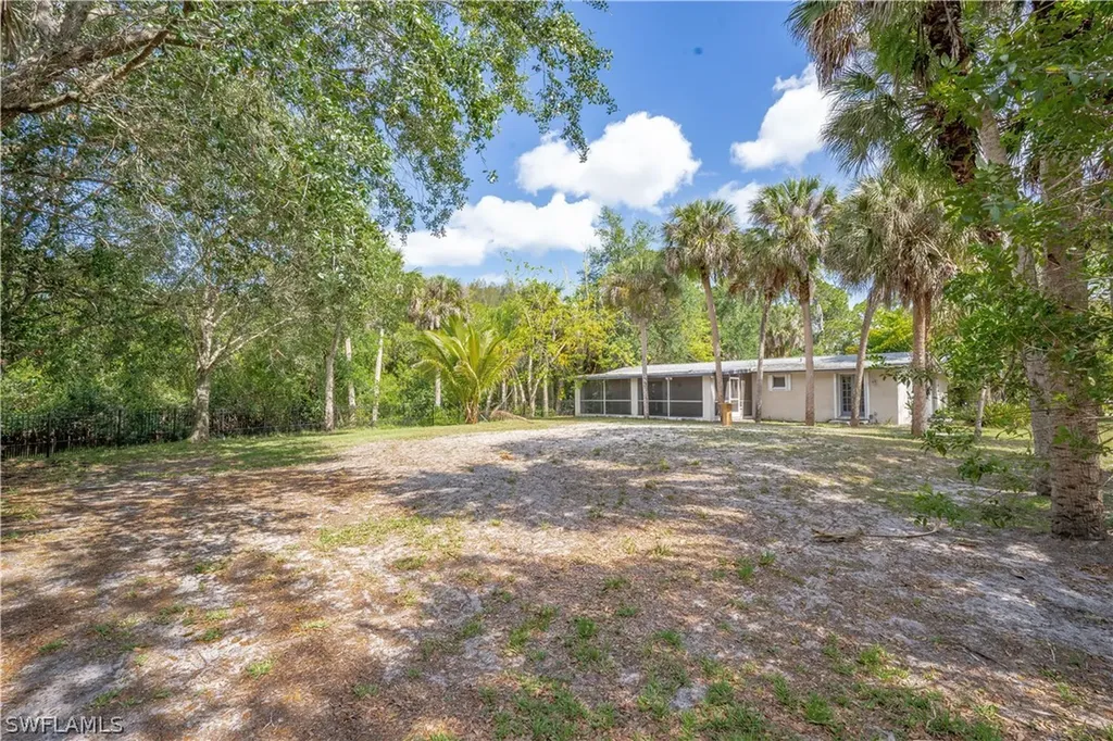 9460 Colony Drive North Fort Myers FL 33917