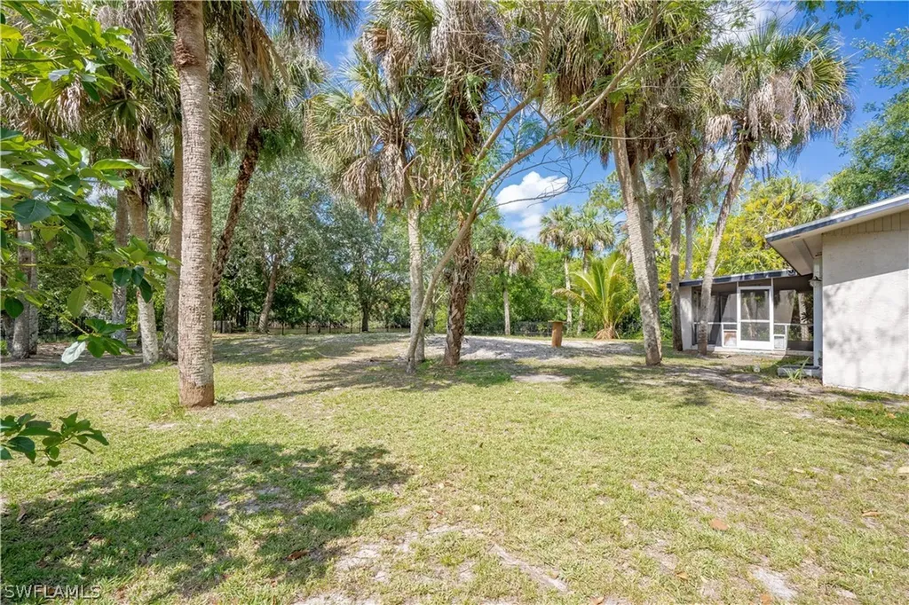 9460 Colony Drive North Fort Myers FL 33917