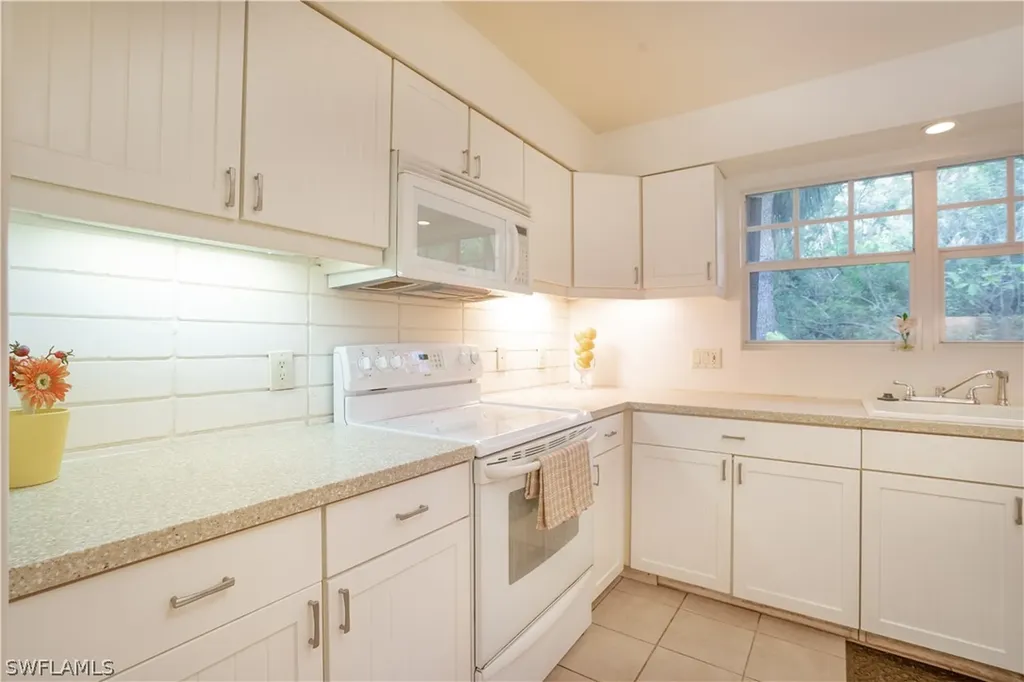9460 Colony Drive North Fort Myers FL 33917