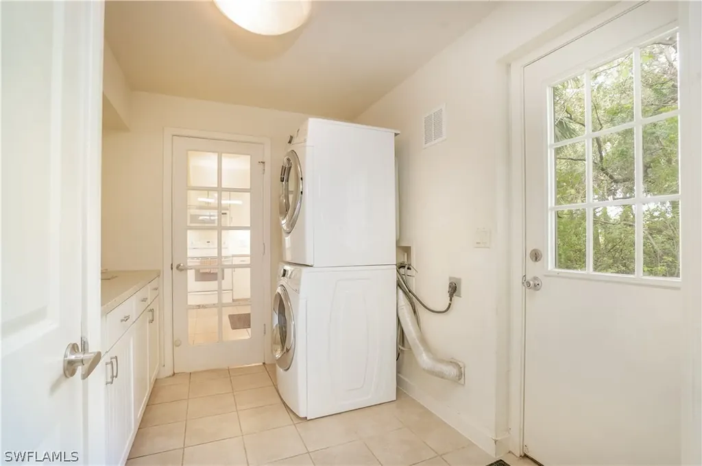 9460 Colony Drive North Fort Myers FL 33917