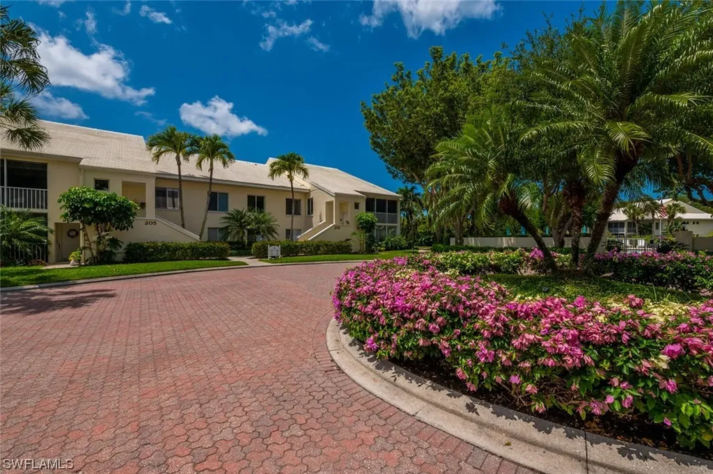 797 Willowbrook Drive Naples FL 34108