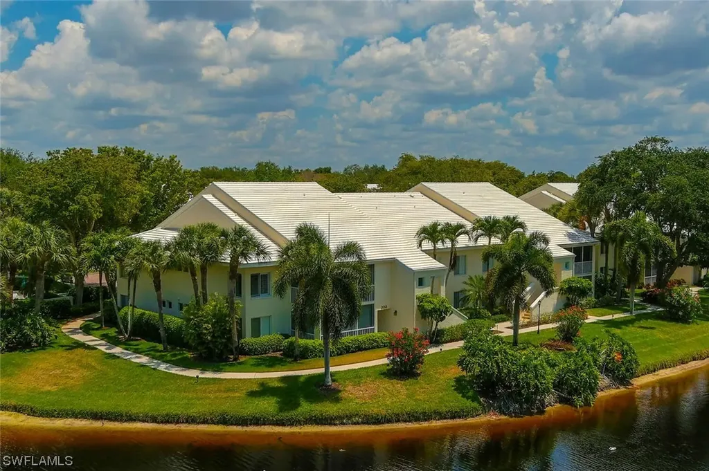 797 Willowbrook Drive Naples FL 34108