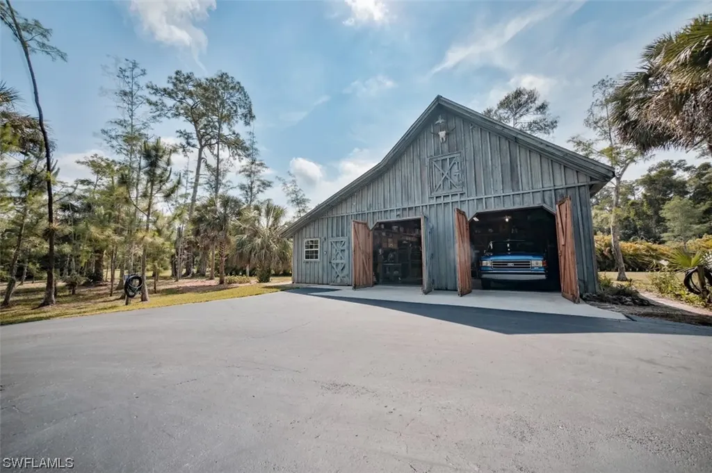 5880 Shady Oaks Lane Naples FL 34119