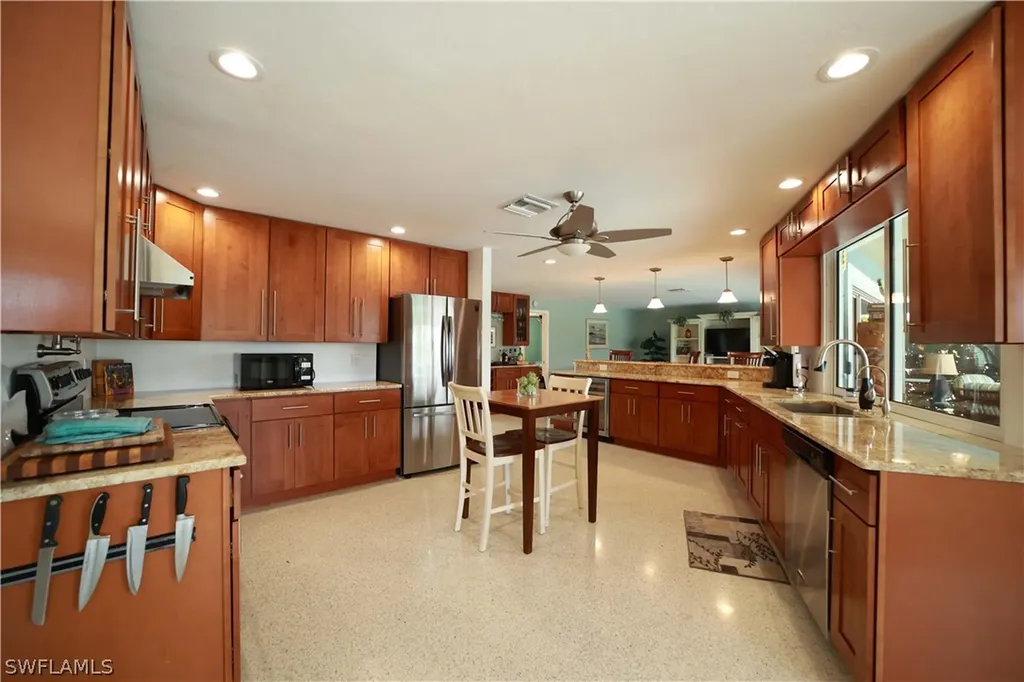 4115 SE 10th Court Cape Coral FL 33904