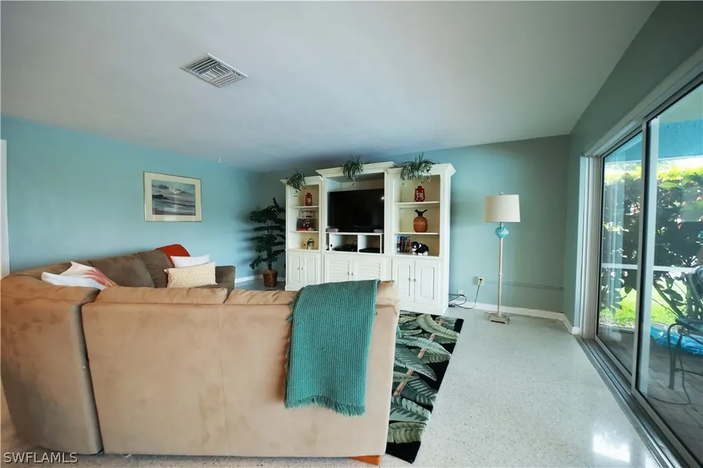4115 SE 10th Court Cape Coral FL 33904