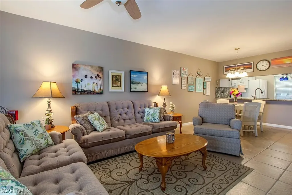 2752 Kings Lake Boulevard Naples FL 34112
