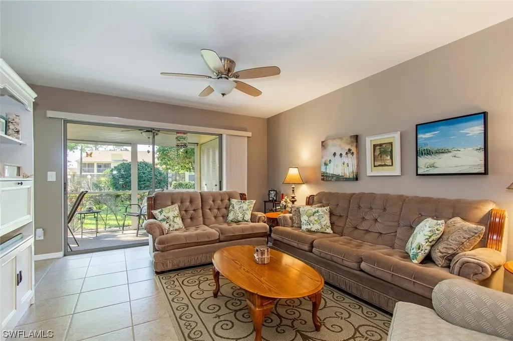 2752 Kings Lake Boulevard Naples FL 34112