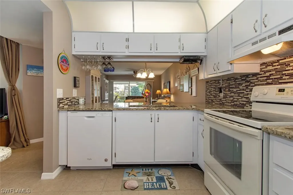 2752 Kings Lake Boulevard Naples FL 34112