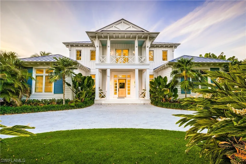 225 4th Avenue N Naples, FL 34102 | MLS #221033852 | John R Wood