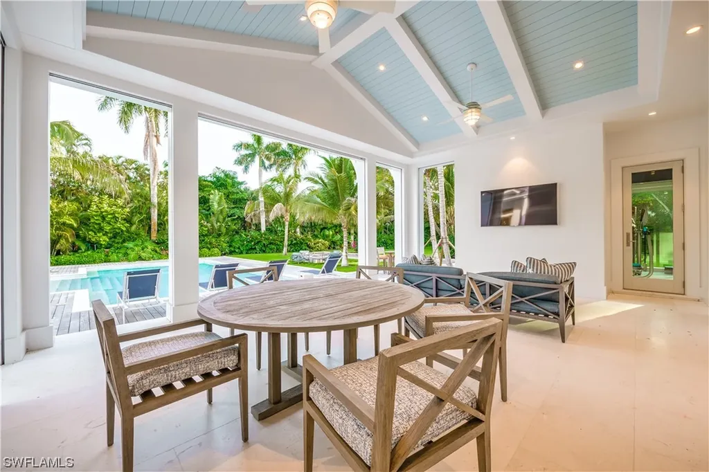 225 4th Avenue N Naples FL 34102