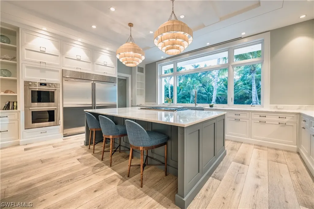 225 4th Avenue N Naples FL 34102
