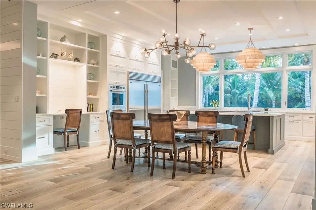 225 4th Avenue N Naples FL 34102