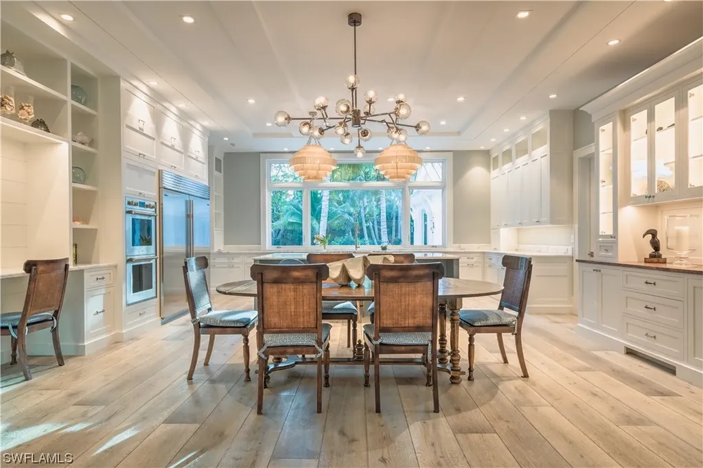 225 4th Avenue N Naples FL 34102