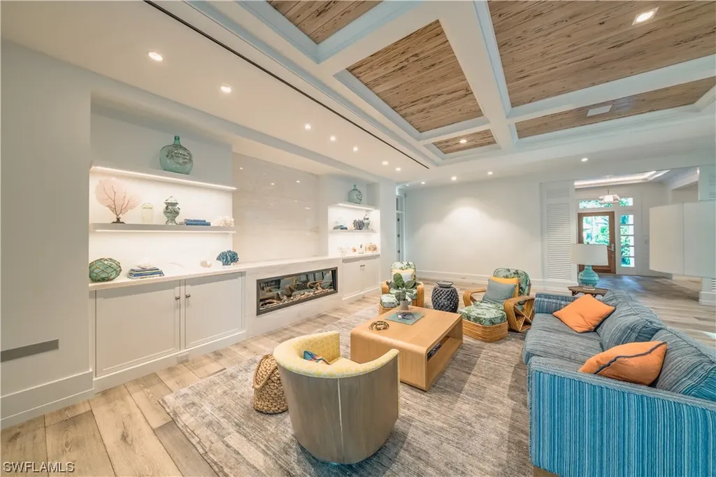225 4th Avenue N Naples FL 34102