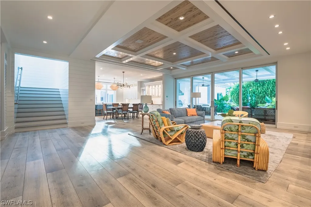 225 4th Avenue N Naples FL 34102