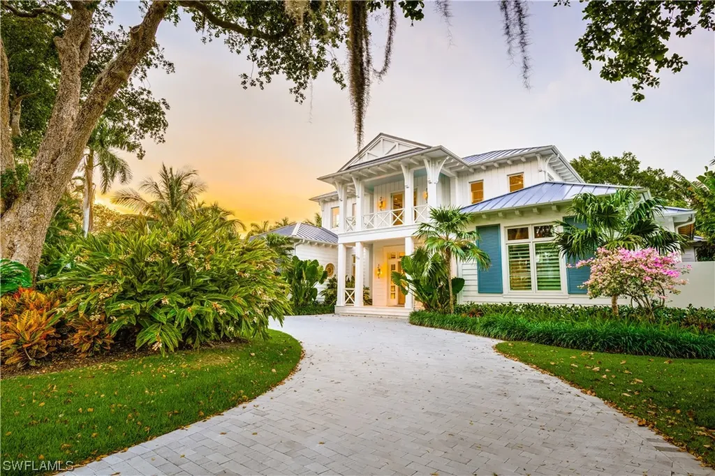 225 4th Avenue N Naples FL 34102