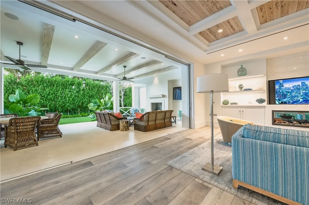 225 4th Avenue N Naples FL 34102