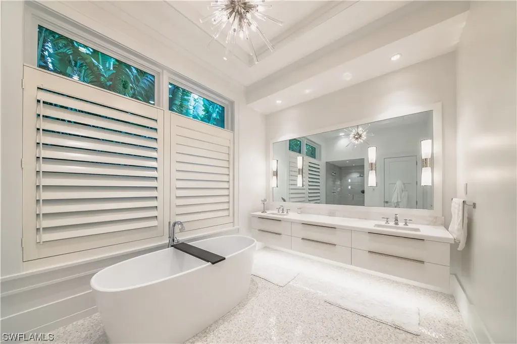 225 4th Avenue N Naples FL 34102