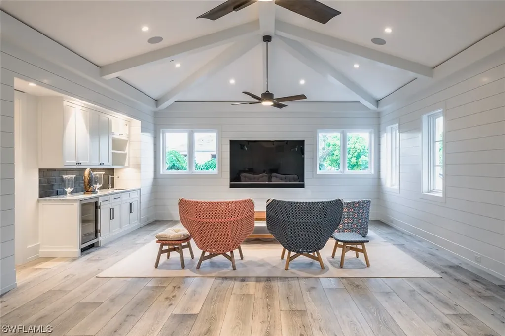 225 4th Avenue N Naples FL 34102