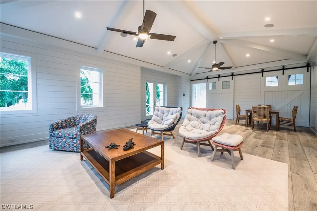 225 4th Avenue N Naples FL 34102