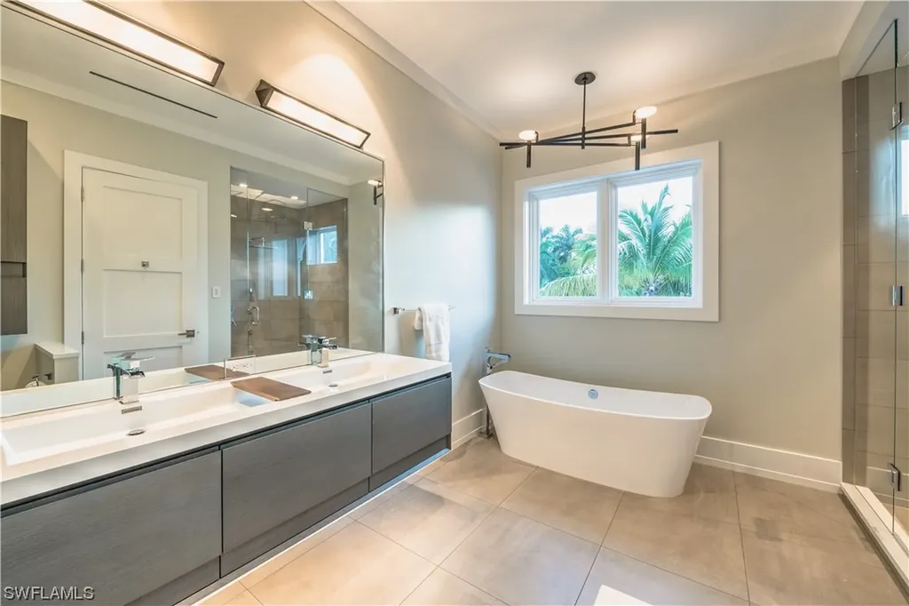 225 4th Avenue N Naples FL 34102