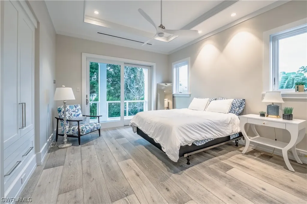 225 4th Avenue N Naples FL 34102