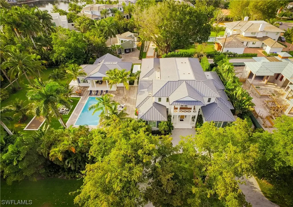 225 4th Avenue N Naples FL 34102