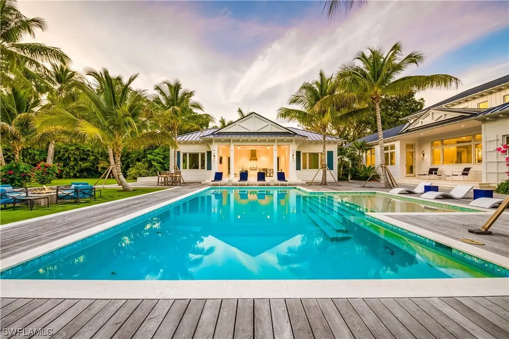 225 4th Avenue N Naples FL 34102