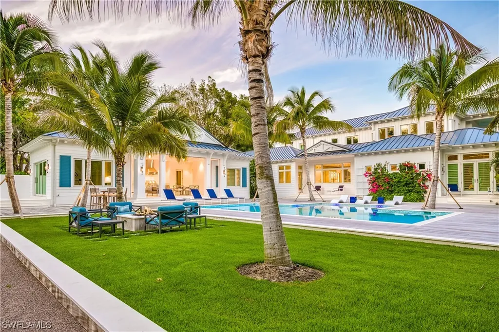 225 4th Avenue N Naples FL 34102