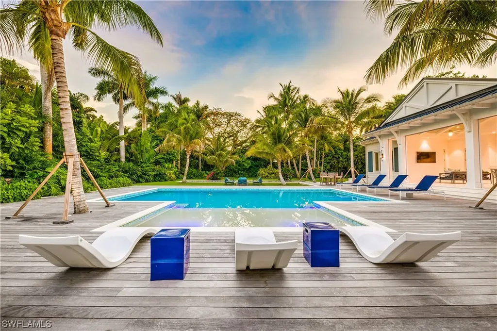 225 4th Avenue N Naples FL 34102