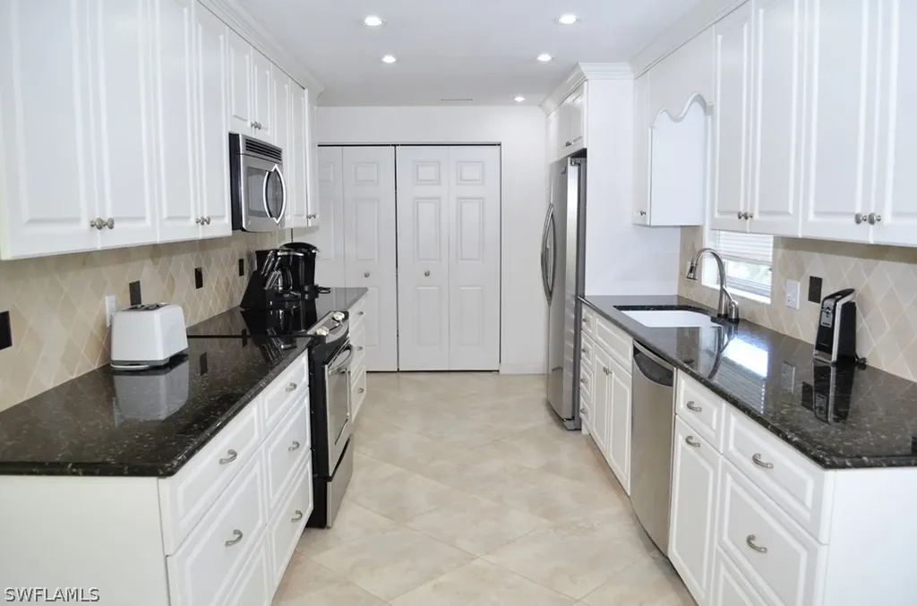 221 Robinwood Circle Sanibel FL 33957
