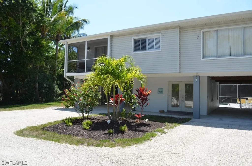 221 Robinwood Circle Sanibel FL 33957