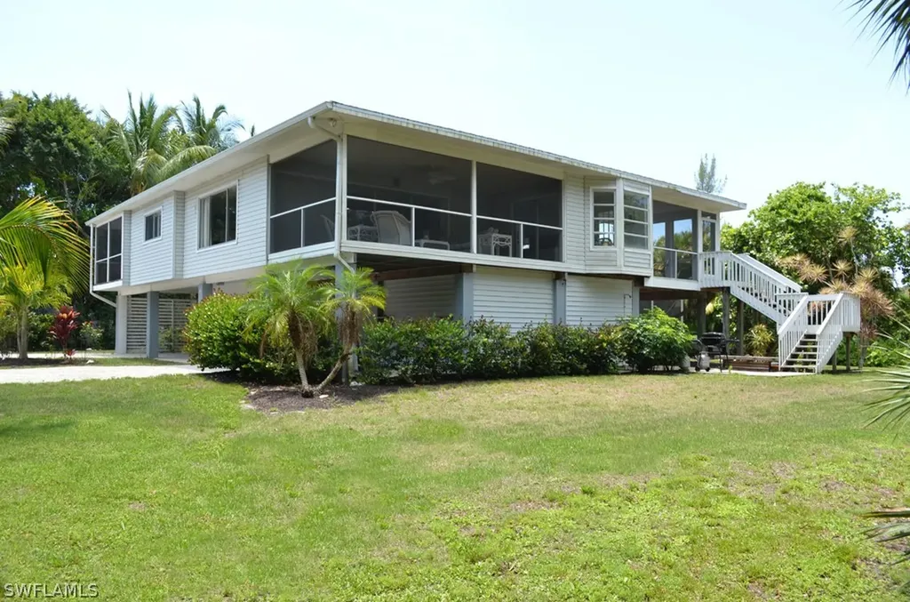 221 Robinwood Circle Sanibel FL 33957