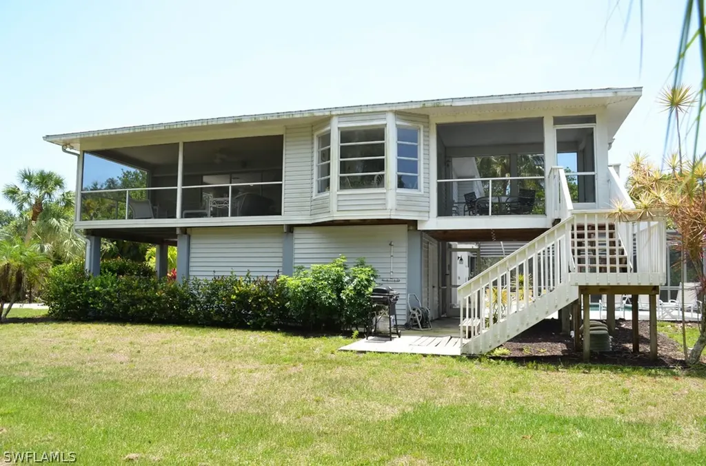 221 Robinwood Circle Sanibel FL 33957