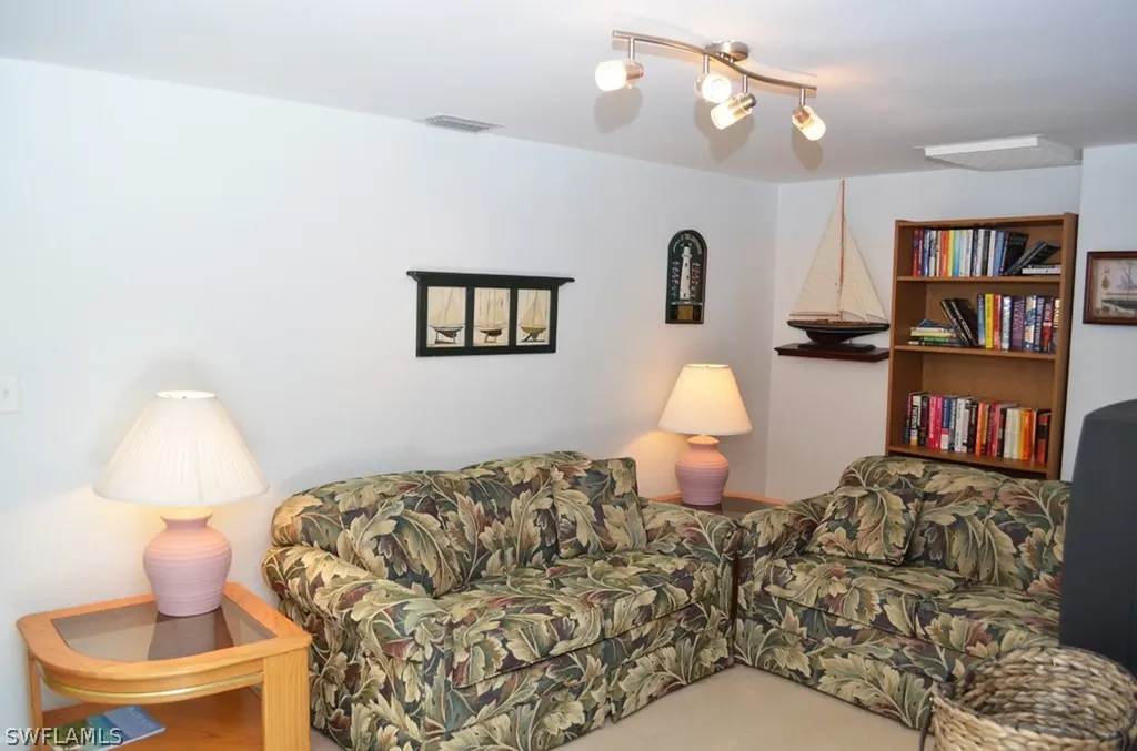 221 Robinwood Circle Sanibel FL 33957