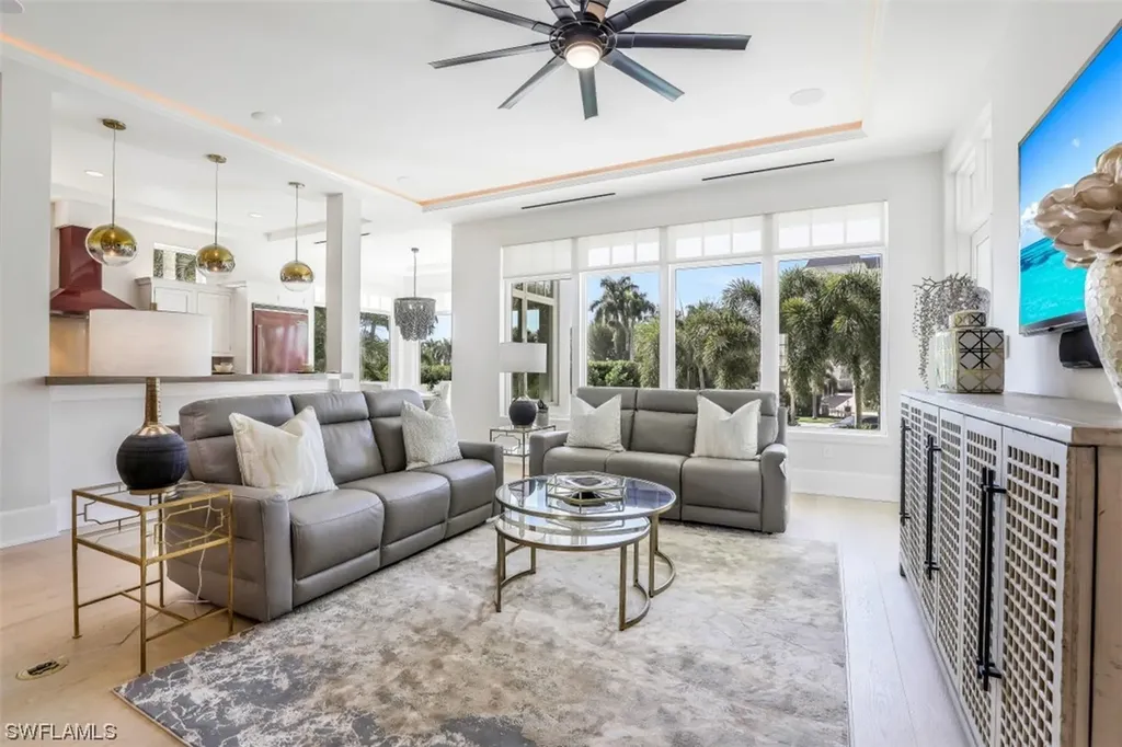 1724 Gulf Shore Boulevard N Naples FL 34102