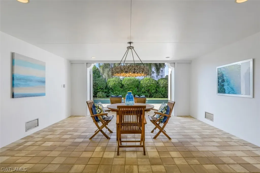1724 Gulf Shore Boulevard N Naples FL 34102