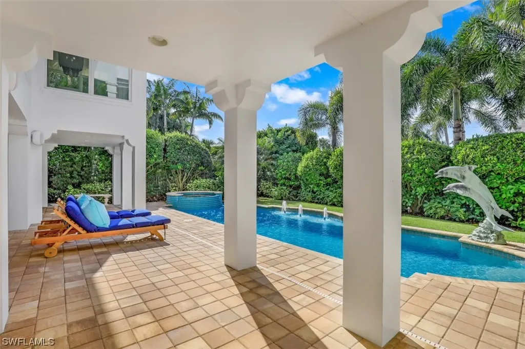 1724 Gulf Shore Boulevard N Naples FL 34102