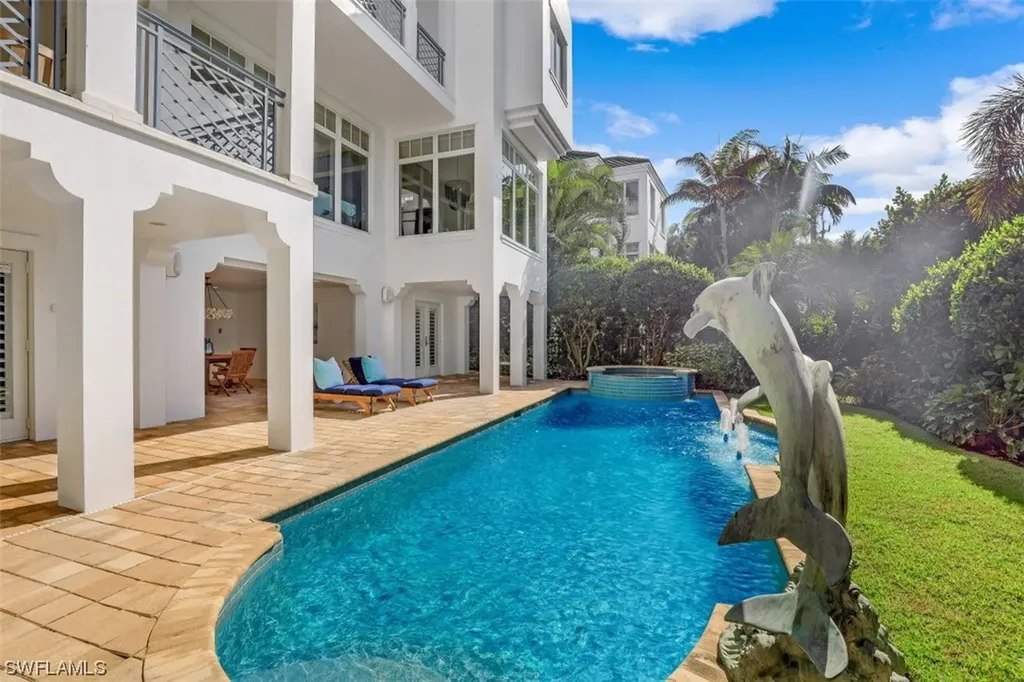 1724 Gulf Shore Boulevard N Naples FL 34102